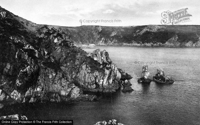 Photo of Guernsey, Dog And Lion Rocks 1899