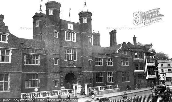 Photo of Guildford, Abbot's Hospital c.1955
