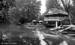 Allens Boathouse 1934, Guildford