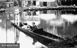 Boys Boating 1911, Guildford