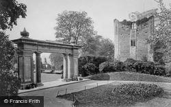 Castle And War Memorial 1923, Guildford