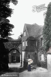 Castle Gateway 1904, Guildford