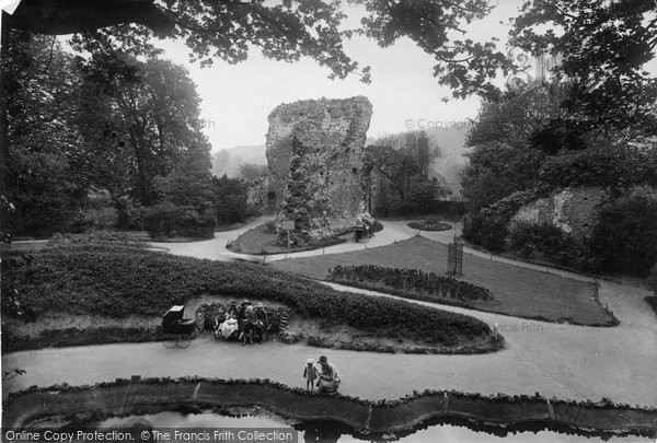 Photo of Guildford, Castle Grounds, Banqueting Hall 1922