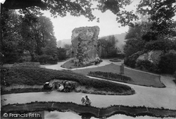 Castle Grounds, Banqueting Hall 1922, Guildford