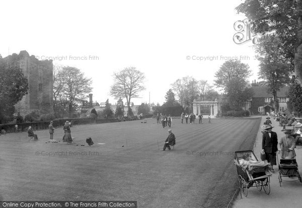 Photo of Guildford, Castle Grounds, Bowling Green 1922