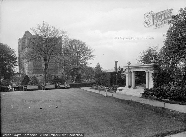 Photo of Guildford, Castle Grounds, War Memorial 1922