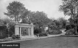 Castle Grounds, War Memorial 1922, Guildford