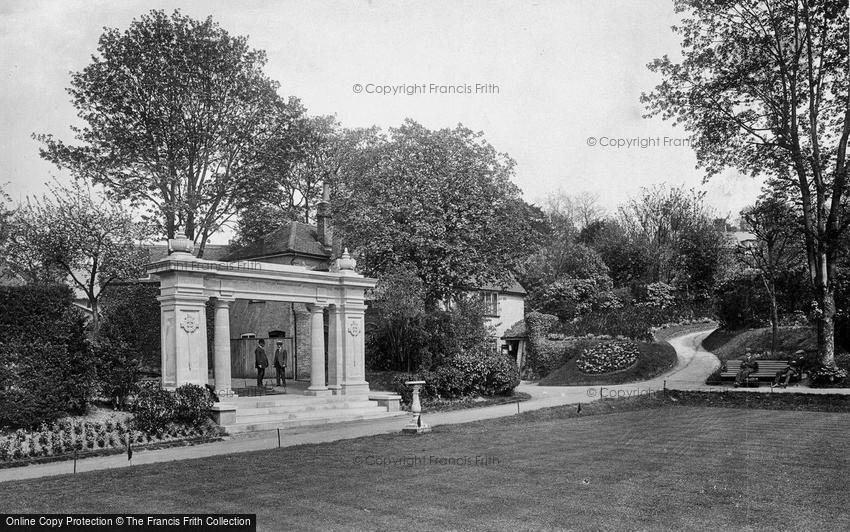 Guildford, Castle Grounds, War Memorial 1922