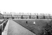 Caxton Gardens 1911, Guildford