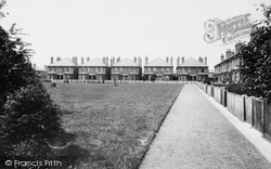 Guildford, Caxton Gardens 1911