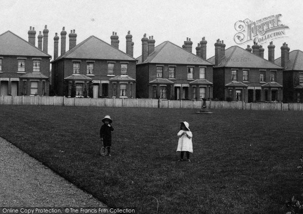 Photo of Guildford, Children, Caxton Gardens 1911