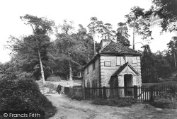Keepers Cottage, The Chantries 1913, Guildford