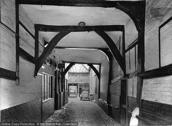 Photo of Guildford, Old Coaching Entrance To Courtyard, Angel Hotel 1923