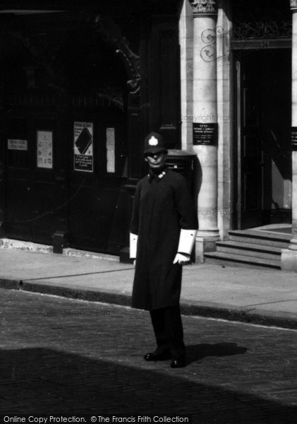 Photo of Guildford, Policeman 1935