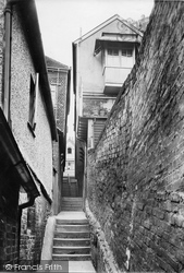 Rosemary Alley 1914, Guildford