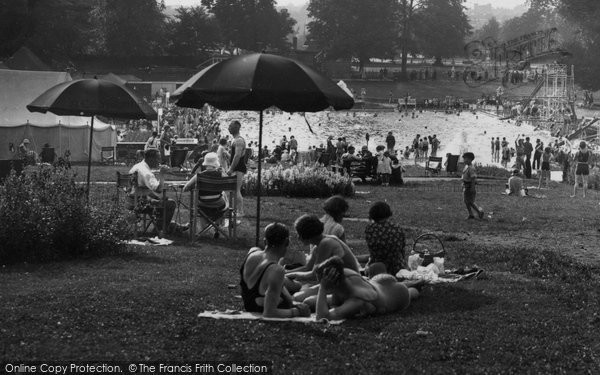 Photo of Guildford, Sunbathing At The Lido 1933