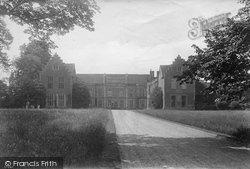 Sutton Place, North Front 1914, Guildford