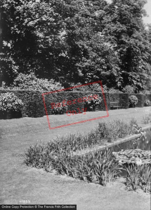 Photo of Guildford, Sutton Place, The Sunk Garden 1914