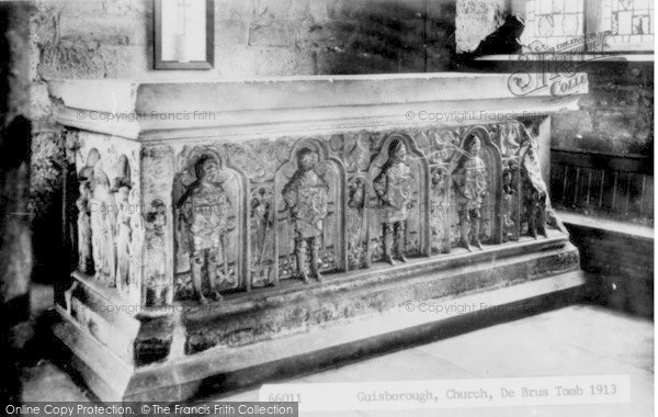 Photo of Guisborough, Church, De Brus Cenotaph 1913