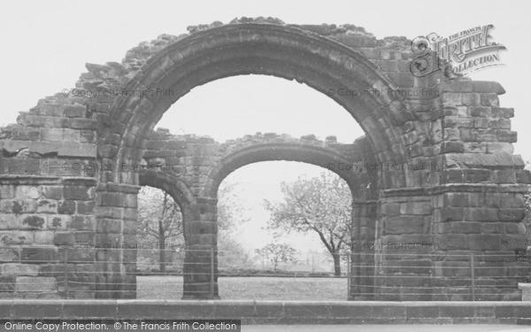 Photo of Guisborough, Norman Arch, The Priory c.1955