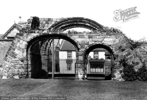 Photo of Guisborough, Old Gateway 1906