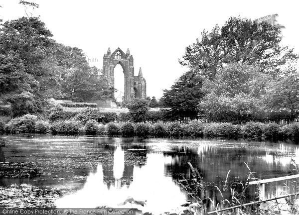 Photo of Guisborough, Priory And Lake 1932