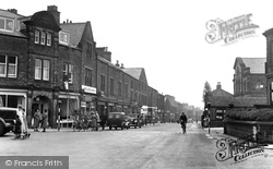 Main Road 1955, Guiseley