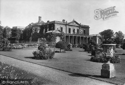 1922, Gunton Park