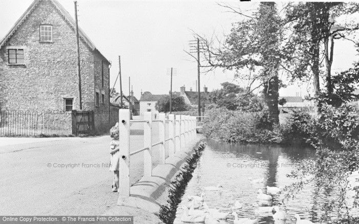 Photo of Haddenham, Banks Pond c.1955