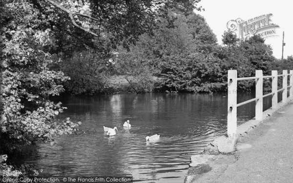 Photo of Haddenham, Banks Pond c.1960
