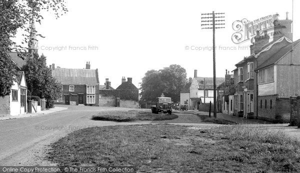 Photo of Haddenham, The Green c.1950