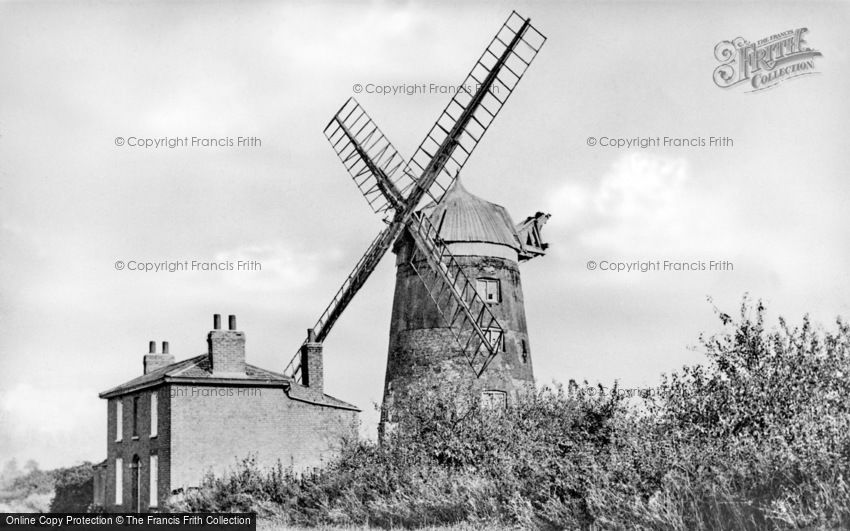 Haddenham, the Mill c1950