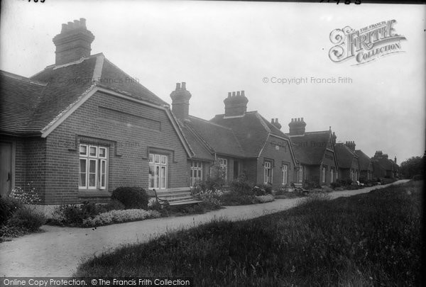 Photo of Hadleigh, Almshouses 1922