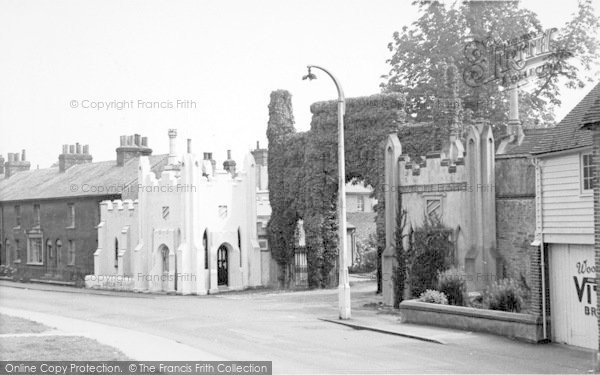 Photo of Hadlow, The Castle Entrance c.1960