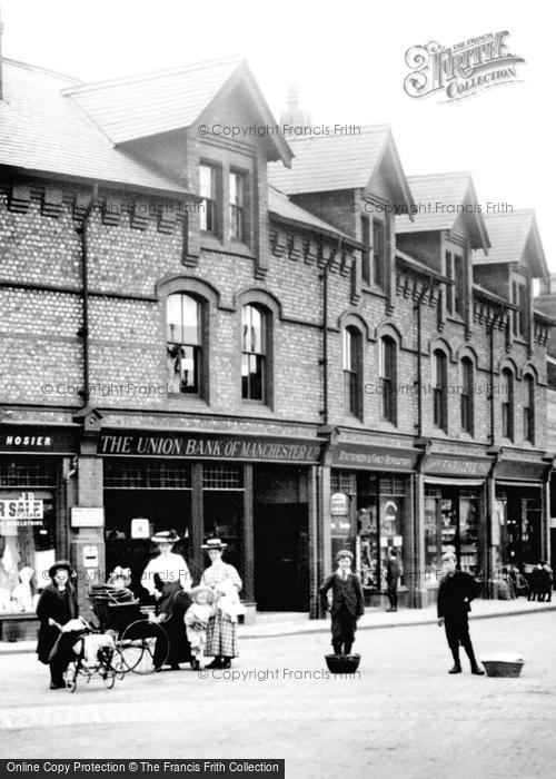 Photo of Hale, Townsfolk In Victoria Street 1907