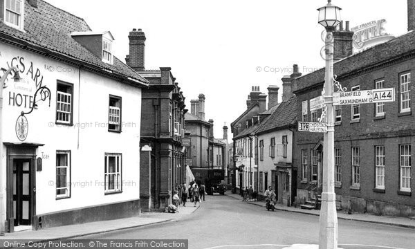 Photo of Halesworth, Market Place c.1955