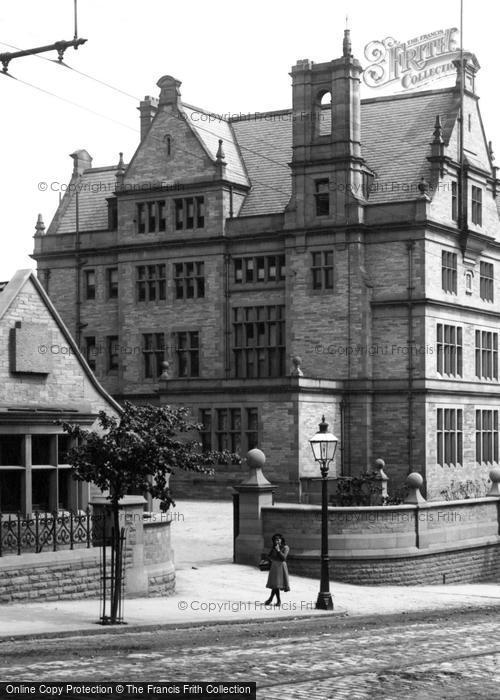 Photo of Halifax, Girl At Royal Infirmary Entrance 1901