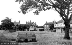 The Green c.1950, Hallow