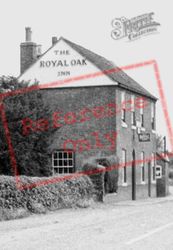 The Royal Oak Inn c.1950, Hallow