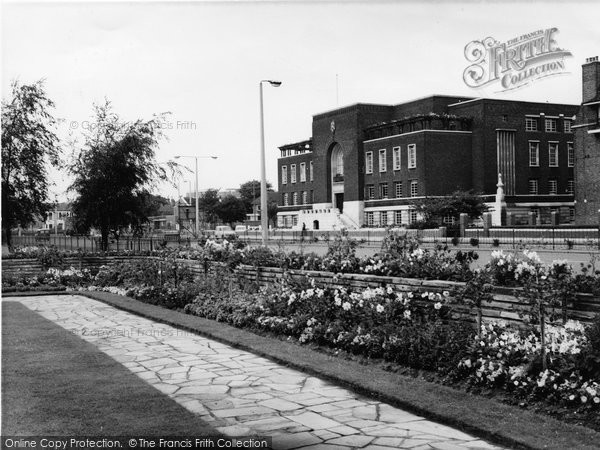 Photo of Hammersmith, Furnivall Gardens And Town Hall c.1960