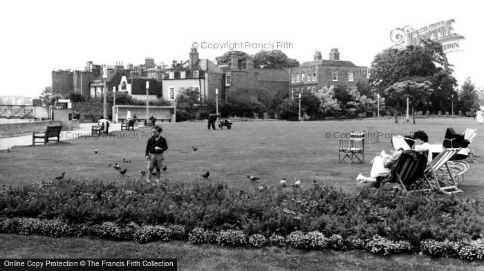 Photo of Hammersmith, Furnivall Gardens c.1960