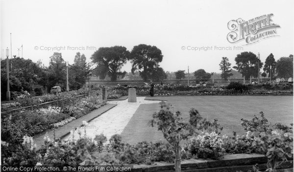 Photo of Hammersmith, Furnivall Gardens c.1960