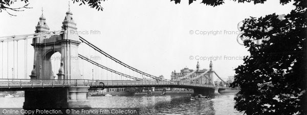 Photo of Hammersmith, Hammersmith Bridge 1960