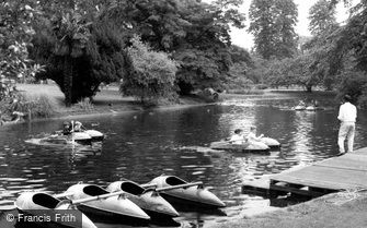 Hammersmith, Ravenscourt Park c1960