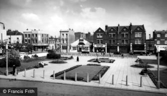 Hammersmith, Town Hall Square c1960