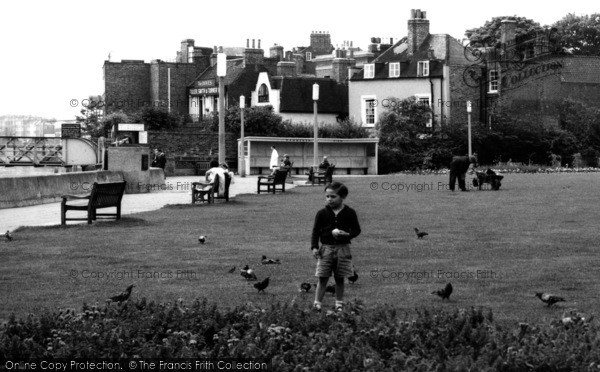 Photo of Hammersmith, Young Boy In Furnivall Gardens c.1960