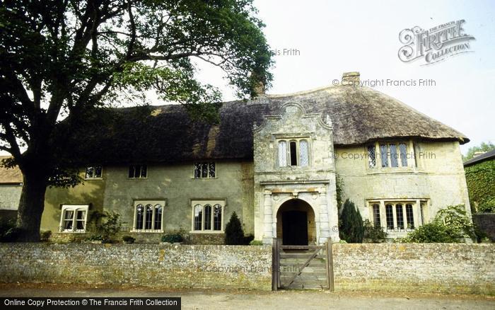 Photo of Hammoon, 16 C Thatched Manor House c.1990