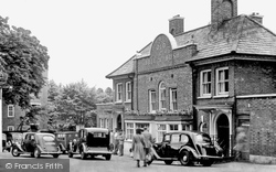 Hampstead, Old Bull and Bush, North End Road c1955
