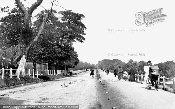 Photo of Hampstead, Spaniards Road 1898