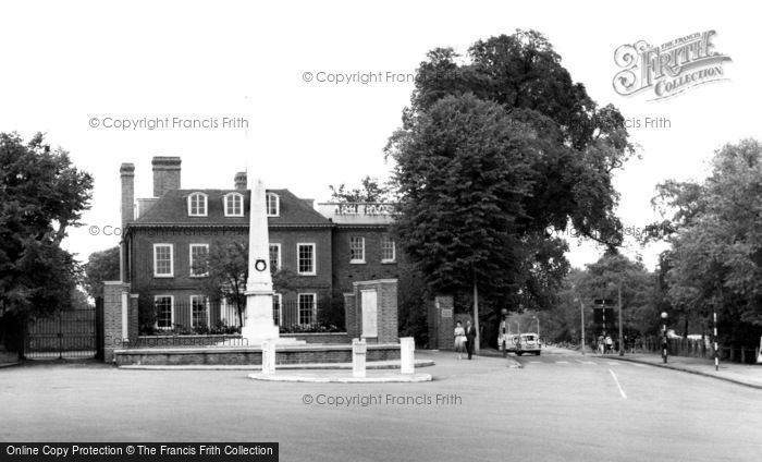 Photo of Hampstead, The Memorial c.1960